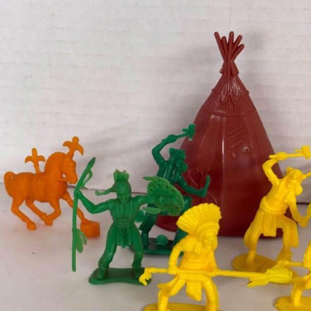 Vintage Plastic Cowboy and Indian Toy Figure Set 20 piece lot - Picture 2 of 8